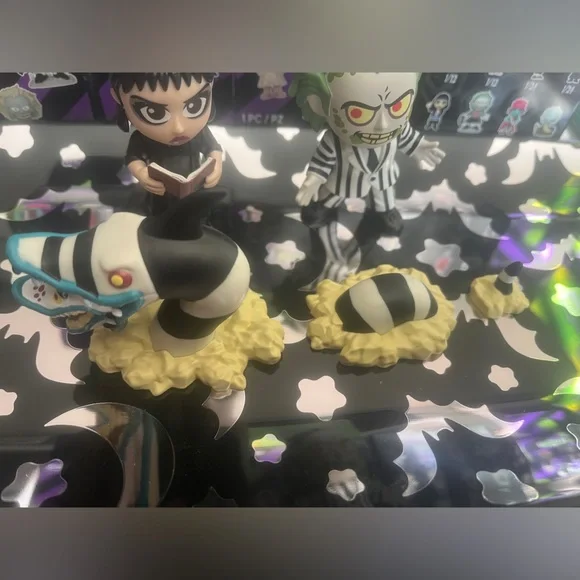 Funko Mystery Minis Beetlejuice Vinyl Figure Set of 3 - Picture 4 of 8